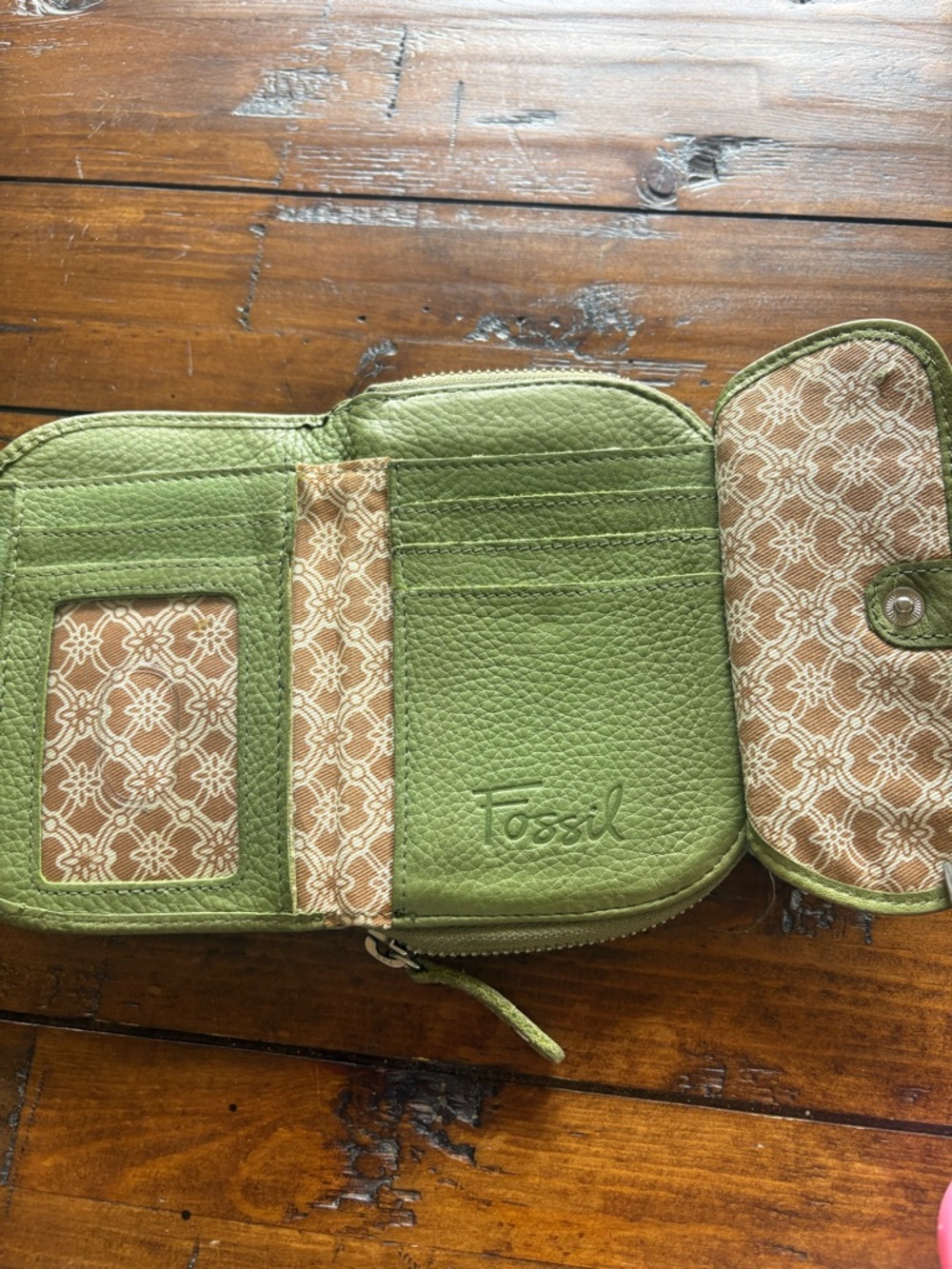 Fossil Green Leather Snap Wallet - Picture 4 of 7
